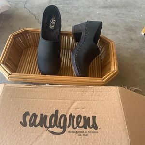 Sandgrens women’s clogs, sz 39